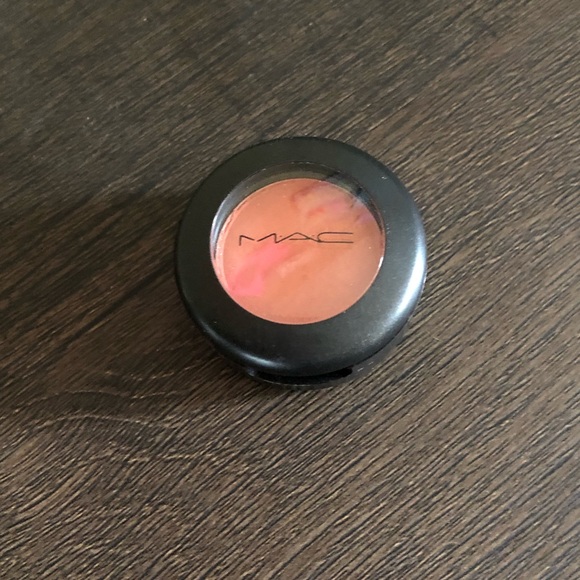 🆕 Mac Eyeshadow, color; Peppier. - Picture 2 of 5